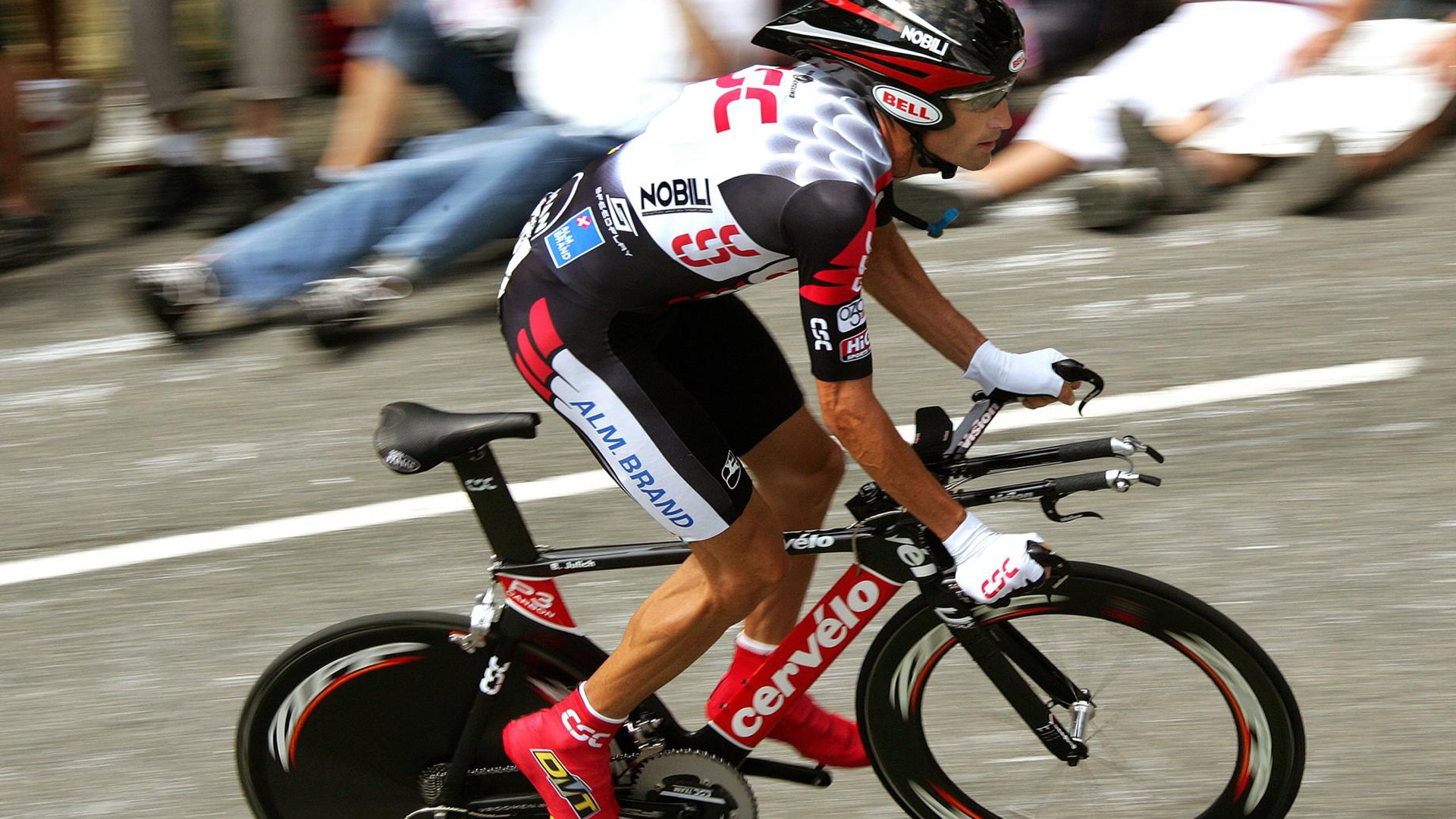 C罗夺冠后与队友热舞庆祝胜利，c罗夺冠后与队友热舞庆祝胜利是哪一集